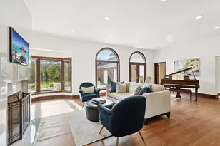 2430 Dorina Dr, Northfield, IL 60093 - Photo 9