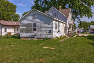 618 W Sherman Ave, Pontiac, IL 61764 - Photo 3