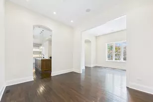 1242 W Dickens Ave, Chicago, IL 60614 - Photo 13