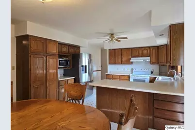 400 N 4th Street, Carthage, IL 62321 - Photo 5