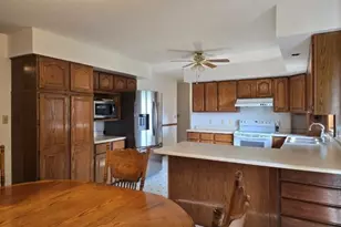 400 N 4th St, Carthage, IL 62321 - Photo 5