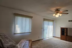 400 N 4th St, Carthage, IL 62321 - Photo 9