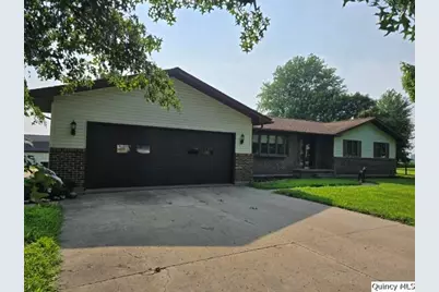 400 N 4th Street, Carthage, IL 62321 - Photo 1