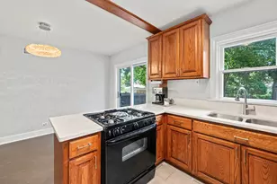 660 1st St, Crete, IL 60417 - Photo 7