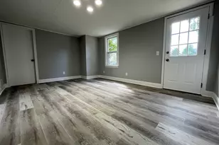 836 S Sumner Ave, Aurora, IL 60505 - Photo 3