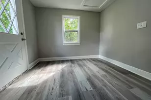 836 S Sumner Ave, Aurora, IL 60505 - Photo 7