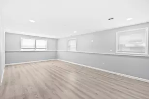 16327 Dobson Ave, South Holland, IL 60473 - Photo 13