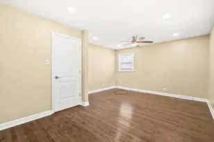 16327 Dobson Ave, South Holland, IL 60473 - Photo 17