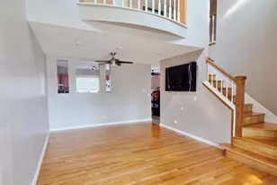 424 Van Gogh Cir, Bolingbrook, IL 60440 - Photo 3