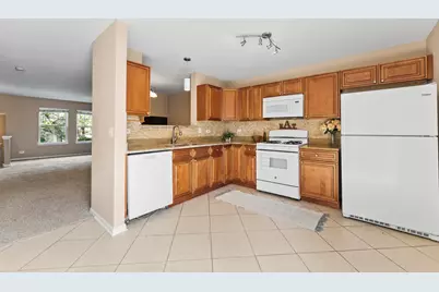 582 Holiday Lane, Hainesville, IL 60073 - Photo 9