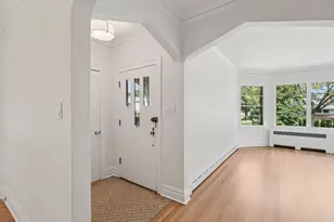 5253 Cleveland St, Skokie, IL 60077 - Photo 3