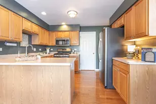 533 Mallard Ln, Sugar Grove, IL 60554 - Photo 5