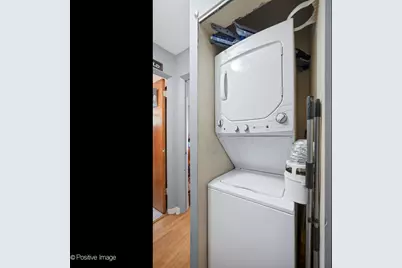 2424 W Estes Avenue #3B, Chicago, IL 60645 - Photo 9