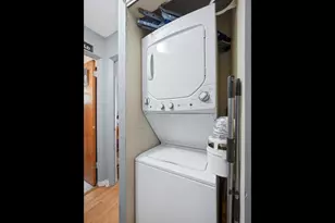 2424 W Estes Ave, Chicago, IL 60645 - Photo 9