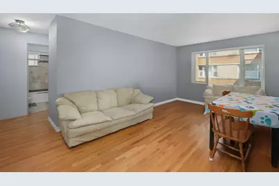 2424 W Estes Avenue #3B, Chicago, IL 60645 - Photo 3