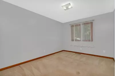 641 N Jackson Avenue, Bradley, IL 60915 - Photo 17