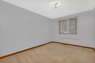 641 N Jackson Ave, Bradley, IL 60915 - Photo 17