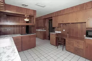 701 W Stearns Rd, Bartlett, IL 60103 - Photo 11