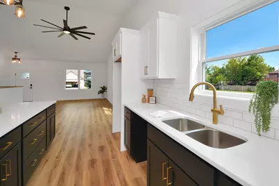 317 Waterford Estates Drive, Bloomington, IL 61704 - Photo 15