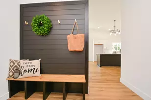 317 Waterford Estates Dr, Bloomington, IL 61704 - Photo 17