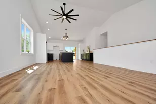 317 Waterford Estates Dr, Bloomington, IL 61704 - Photo 11