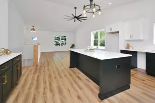 317 Waterford Estates Dr, Bloomington, IL 61704 - Photo 7