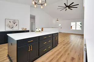 317 Waterford Estates Dr, Bloomington, IL 61704 - Photo 49