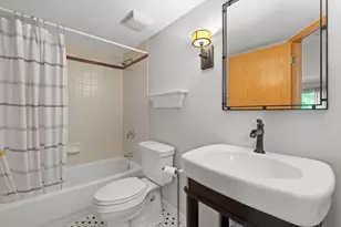 100 N Gary Ave N, Wheaton, IL 60187 - Photo 21