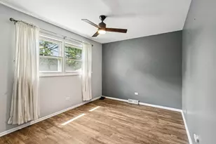 710 Greenbriar Ln, Lindenhurst, IL 60046 - Photo 21