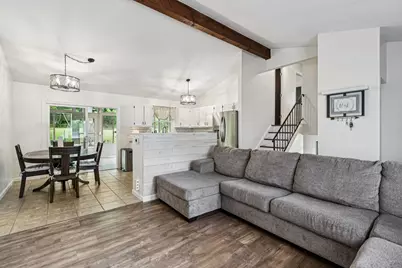 710 Greenbriar Lane, Lindenhurst, IL 60046 - Photo 5