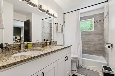 710 Greenbriar Lane, Lindenhurst, IL 60046 - Photo 17