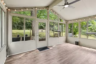 710 Greenbriar Ln, Lindenhurst, IL 60046 - Photo 13