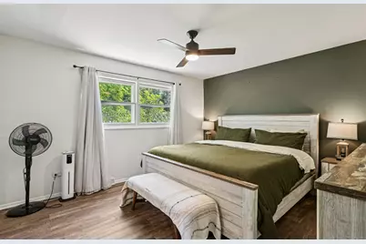 710 Greenbriar Lane, Lindenhurst, IL 60046 - Photo 15