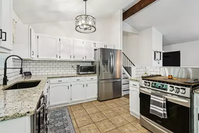 710 Greenbriar Lane, Lindenhurst, IL 60046 - Photo 11