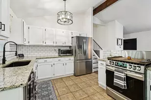 710 Greenbriar Ln, Lindenhurst, IL 60046 - Photo 11