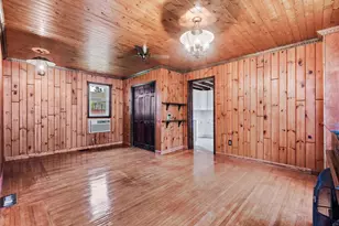 319 Wabash St, Elgin, IL 60123 - Photo 9