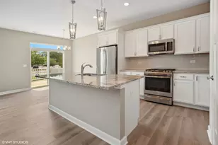 276 Masters Dr, Addison, IL 60101 - Photo 5