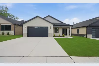 10718 S Worth Avenue, Worth, IL 60482 - Photo 1