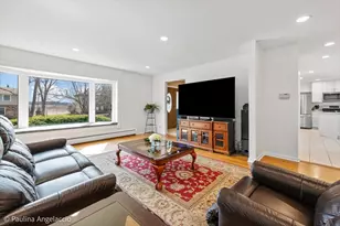 48 W Brentwood Dr, Palatine, IL 60074 - Photo 11