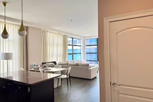 101 W Superior St, Chicago, IL 60654 - Photo 5