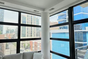 101 W Superior St, Chicago, IL 60654 - Photo 11