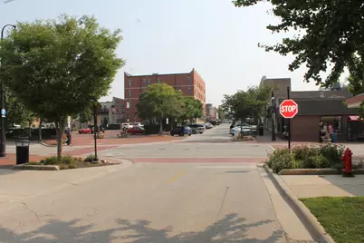 129 E Locust Street, Dekalb, IL 60115 - Photo 29