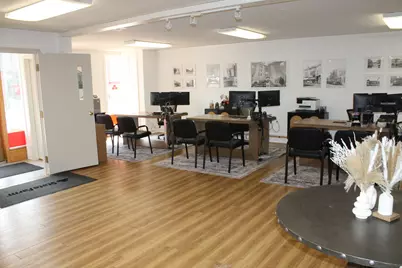 129 E Locust Street, Dekalb, IL 60115 - Photo 3