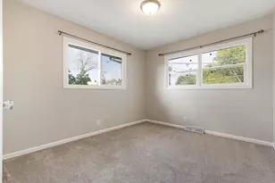 1325 Douglas Ave, Montgomery, IL 60538 - Photo 17