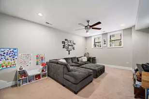 1958 W Byron St, Chicago, IL 60613 - Photo 11