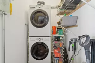 523 W Belmont Ave, Chicago, IL 60657 - Photo 33