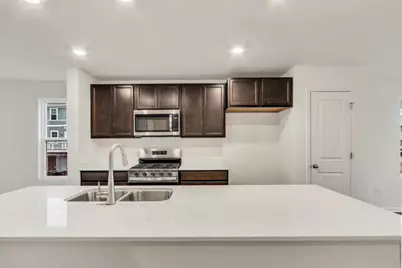 361 Bridgeview Court, Saint Charles, IL 60174 - Photo 3