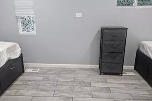 8600 S Muskegon Ave, Chicago, IL 60617 - Photo 11