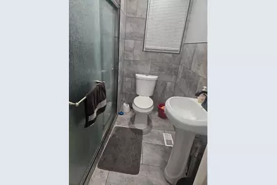 8600 S Muskegon Avenue, Chicago, IL 60617 - Photo 5