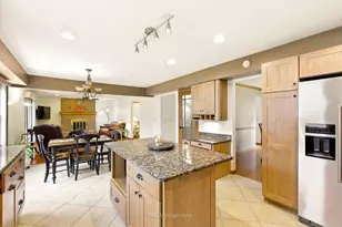 3835 Huntington Blvd, Hoffman Estates, IL 60192 - Photo 11